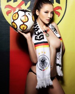 日韩亚洲综合欧美国产免费视频
